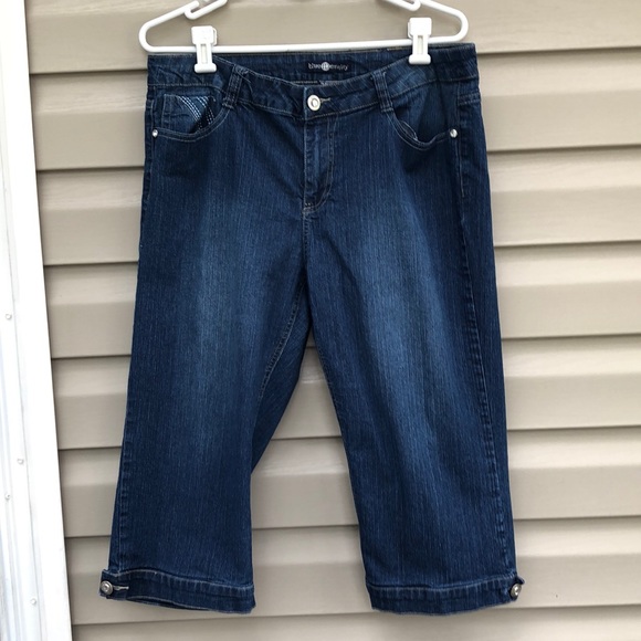 Blue Identity women’s blue denim Capri pants - Picture 1 of 6